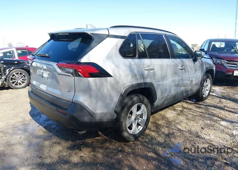 2019 Toyota Rav4 Xle from USA, damaged, VIN 2T3W1RFV2KW016147